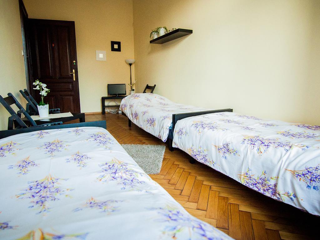 ביילסקו-ביאלה Sleep Time Hostel חדר תמונה