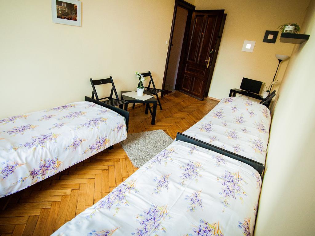 ביילסקו-ביאלה Sleep Time Hostel חדר תמונה