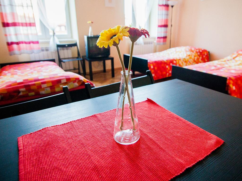 ביילסקו-ביאלה Sleep Time Hostel חדר תמונה