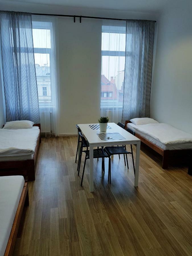 ביילסקו-ביאלה Sleep Time Hostel מראה חיצוני תמונה